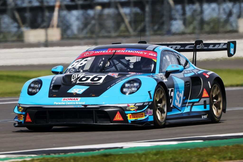 Porsche to make full-time return to British GT3 in 2025