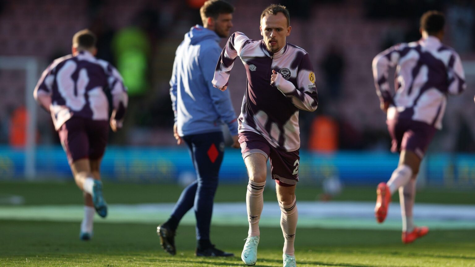 Bournemouth vs Brentford LIVE SCORE: Cherries host Bees after Man City draw, Everton late equaliser and Forest win