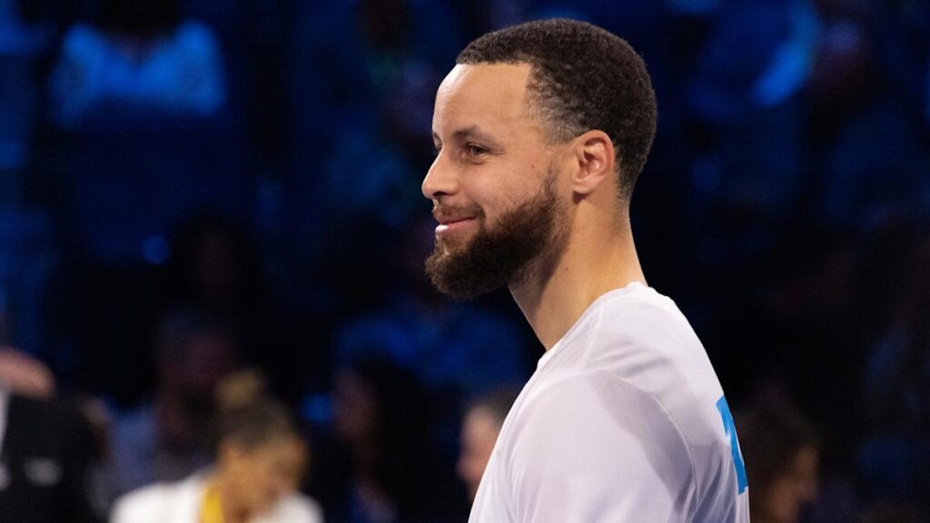 Stephen Curry accepts assistant GM role at his alma mater Davidson