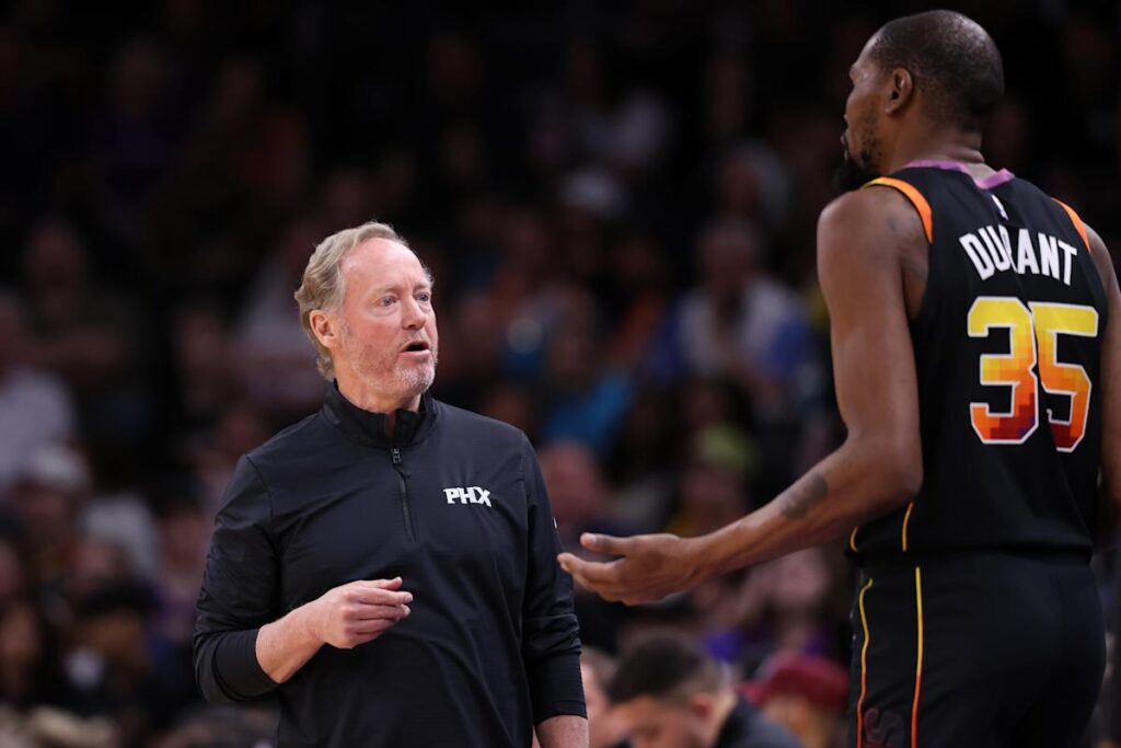 Kevin Durant, coach Mike Budenholzer seen briefly feuding on sideline before Suns’ comeback win over Clippers