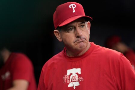 Phillies manager Rob Thomson’s in-game ESPN interview gets spectacularly awkward after Tigers hit 3 straight HRs