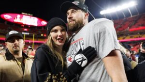 Travis Kelce’s famous neighbor spills details about NFL star’s relationship with Taylor Swift