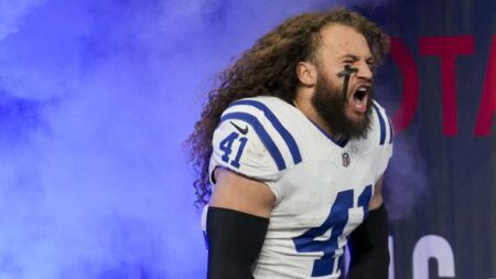 Lions linebacker shades Colts after signing free-agent deal with Detroit