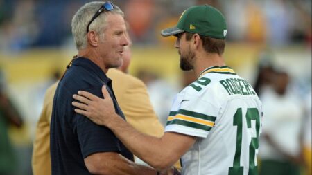 Packers legend Brett Favre on whether Aaron Rodgers should sign with hated NFC rivals