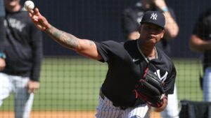 Yankees pitcher Luis Gil to have MRI after AL Rookie of the Year feels shoulder tightness