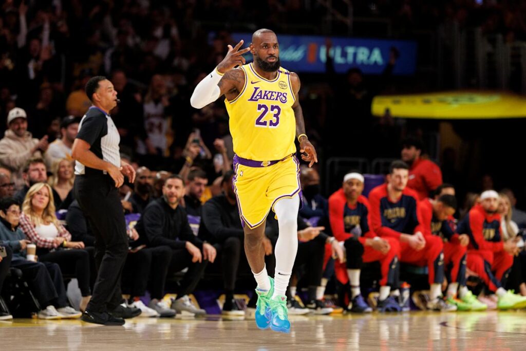 LeBron James becomes 1st player in NBA history to score 50,000 career points