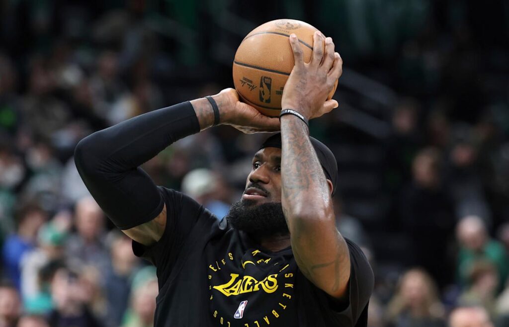 LeBron James nearing return to Lakers, will be a game-time decision vs. Bulls Saturday: Report