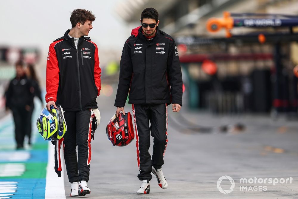 Esteban Ocon, Haas F1 Team, Oliver Bearman, Haas F1 Team