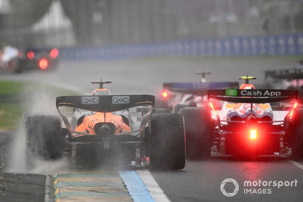 Piastri got stuck in during the final laps to salvage a couple of points