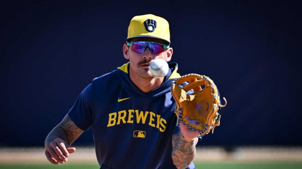 Brewers settle their shortstop situation by moving Joey Ortiz over from third base