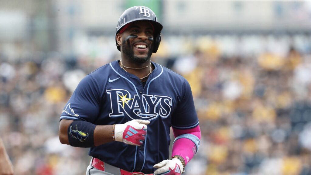 Rays pick up 2026 team option on Yandy Díaz, add vesting option for 2027