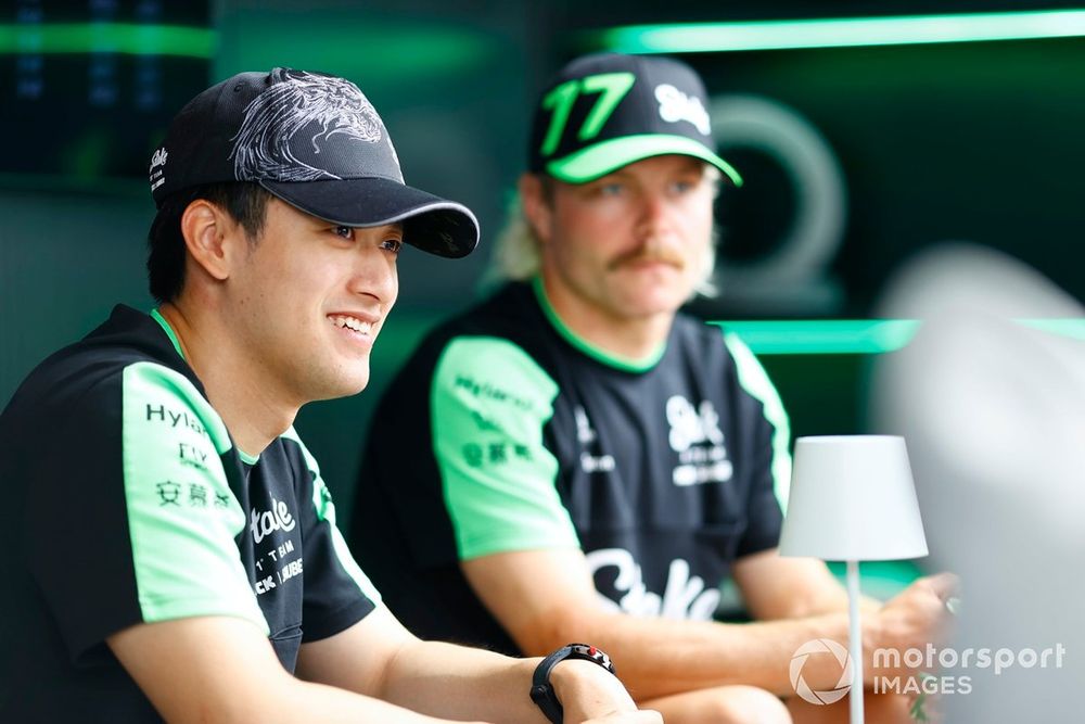 Zhou Guanyu, Stake F1 Team Kick Sauber, with Valtteri Bottas, Stake F1 Team Kick Sauber