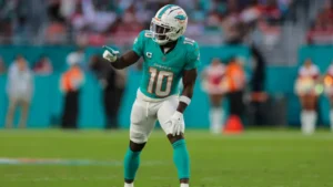 Dolphins cut ties with Tyreek Hill in trade proposal for two future stars