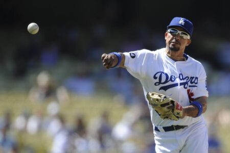 Former Dodgers shortstop Rafael Furcal arrested for alleged rock-throwing incident