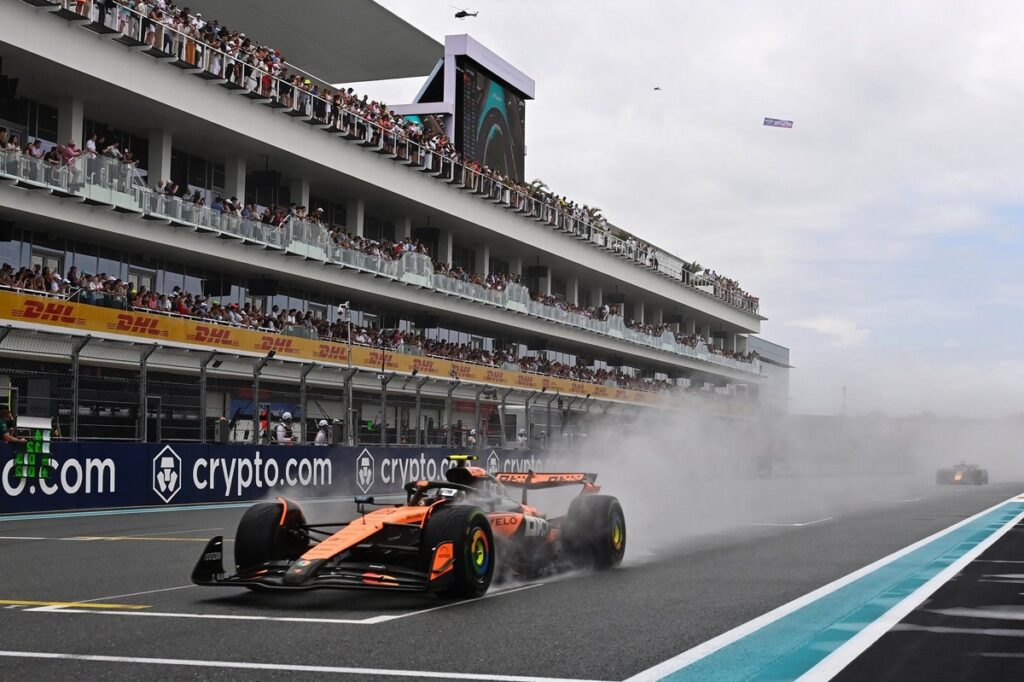 Miami F1 sprint chaos causes delay to qualifying