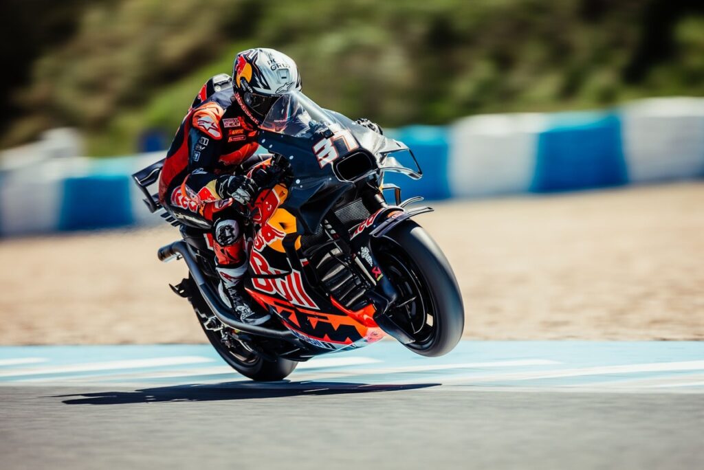 Acosta fit for MotoGP French GP action after surgery