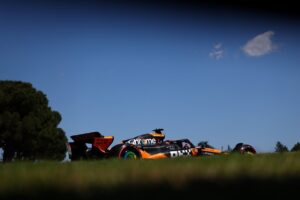 Piastri fastest from Norris in FP1, Bortoleto crashes