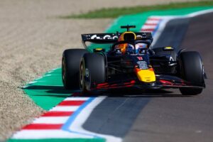 Verstappen “overtaken by McLarens” in F1 Imola GP race runs