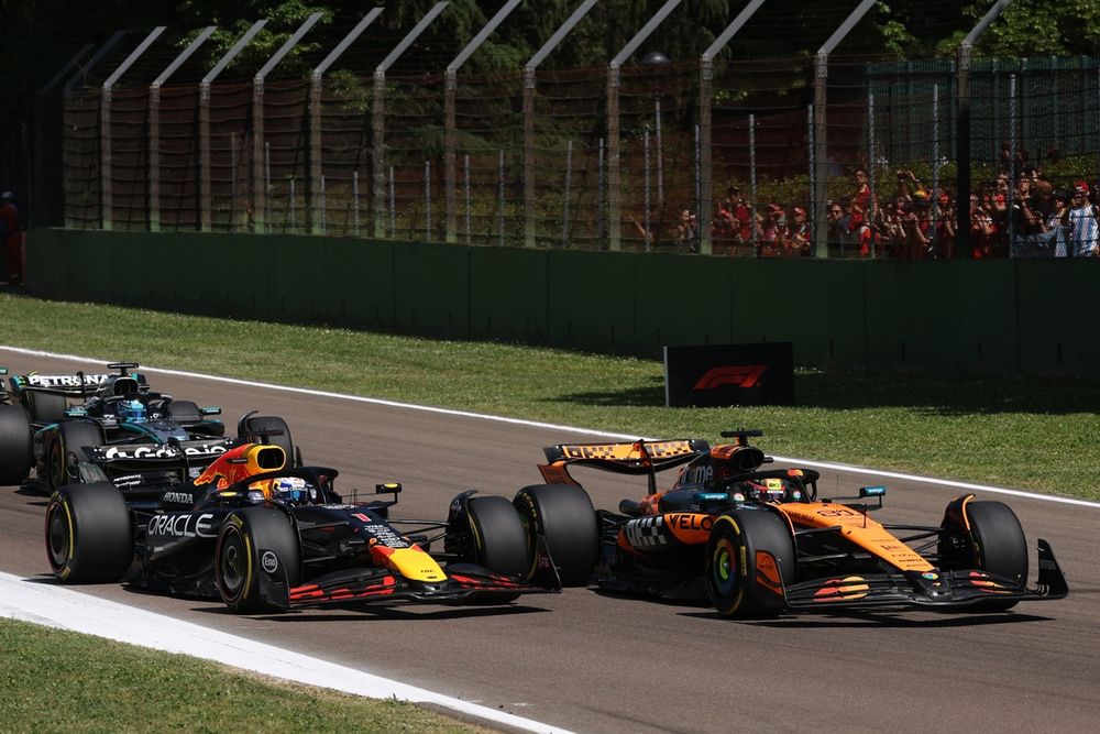 Max Verstappen, Red Bull Racing, Oscar Piastri, McLaren