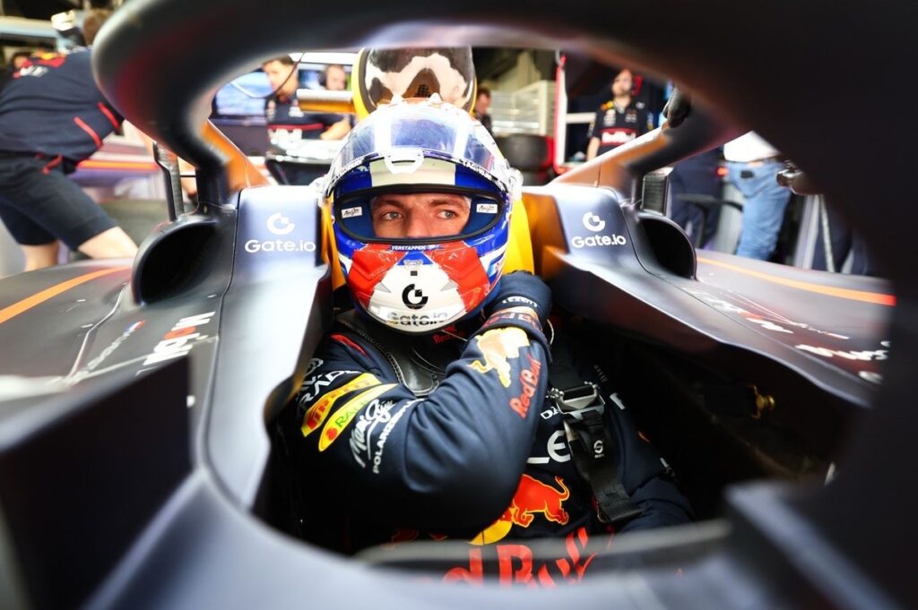What he can do with his FIA platinum race licence?