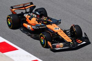 Piastri beats Norris to convincing pole position