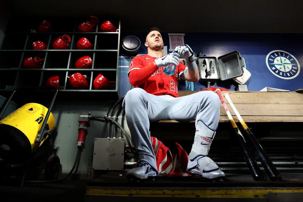Mike Trout leaves Wednesday’s Angels-Mariners game as a precaution due to knee soreness