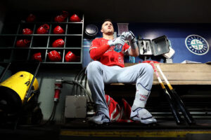Mike Trout leaves Wednesday’s Angels-Mariners game as a precaution due to knee soreness