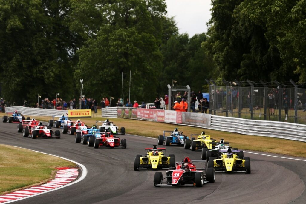 Guinchard emerges from Oulton Park wet-weather chaos with extended GB4 lead