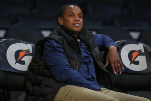 Kings reportedly hiring former Bulls guard, champion BJ Armstrong as assistant GM