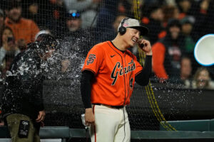 Giants’ Wilmer Flores tallies 8 RBI on 3 home runs, tying Aaron Judge for MLB lead