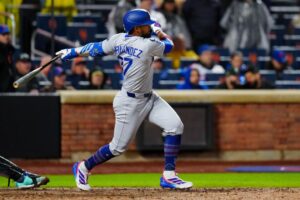 Teoscar Hernández and Dodgers defeat Mets in 13 innings, but pitching issues loom large