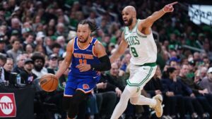 Knicks find ways to 'keep fighting, sticking together' for resilient Game 1 win over Celtics
