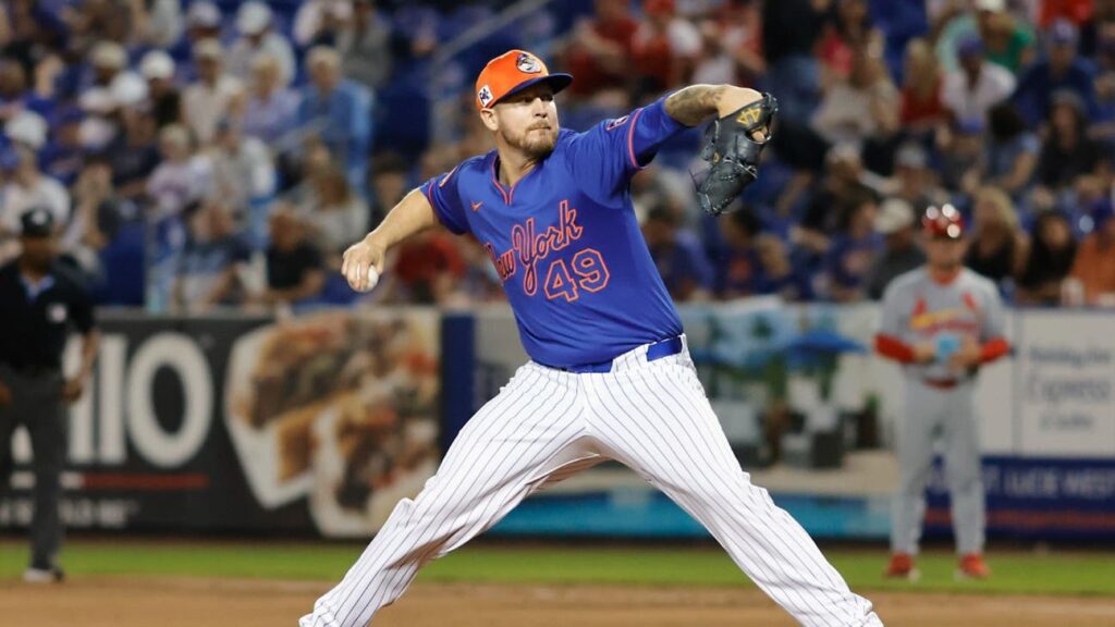 Mets recall RHP Chris Devenski, option LHP Brandon Waddell to Triple-A
