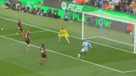 Kevin De Bruyne misses five-yard sitter in front of stunned wife and children in last Man City game at the Etihad