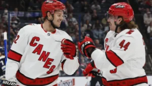 NHL insider uses three words to sum up Hurricanes’ disappointing game 1
