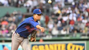 Kodai Senga grinds through early struggles, gives Mets a chance in gritty outing against Red Sox