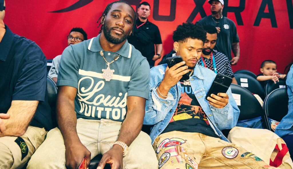 Crawford’s Coach Predicts Aggressive Strategy Against Alvarez: “You Ain’t Ever Seen Crawford Stay on the Backfoot”
