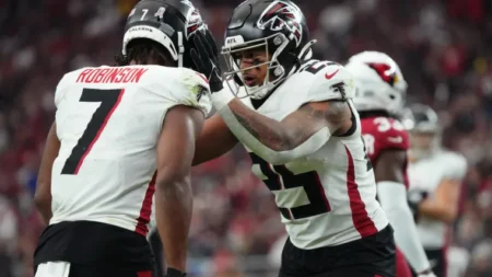Falcons may cut ties with star RB to recoup draft picks