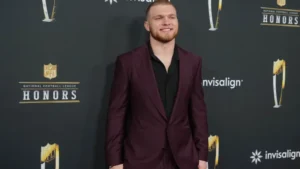 Lions star Aidan Hutchinson crushes workouts in latest injury rehab video