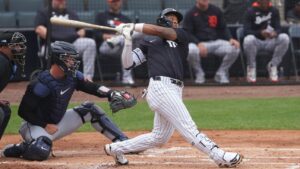 Yankees Notes: Initial plan for Jorbit Vivas, latest on DJ LeMahieu's rehab