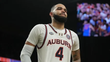 Auburn’s Johni Broome has a worse vertical leap than Florida’s 464-pound Desmond Watson