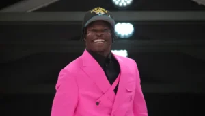 Jaguars reporter shares viral Travis Hunter moment on United Airlines flight