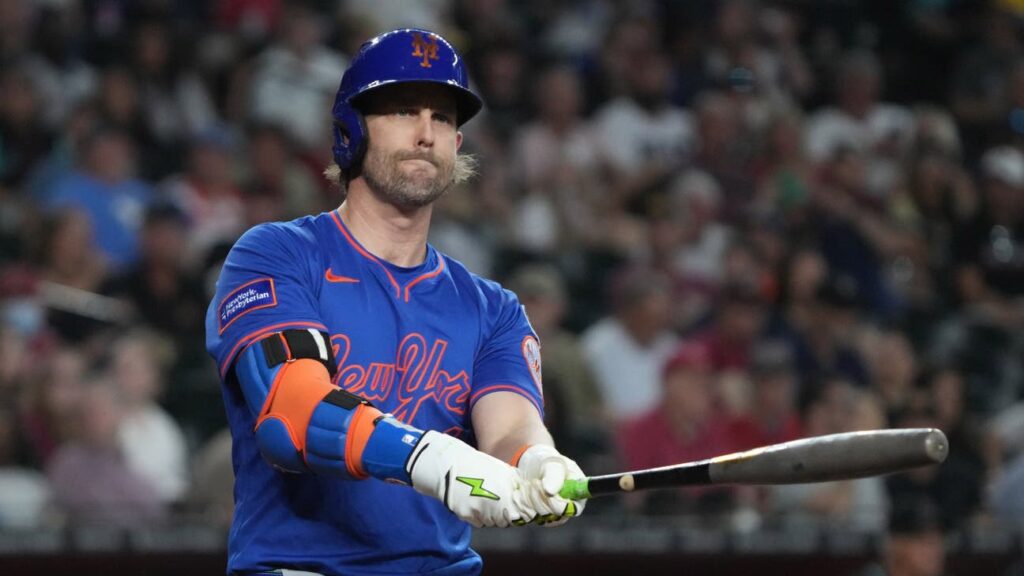 Mets optimistic after Jeff McNeil exits Wednesday's game vs. Diamondbacks with hamstring cramp: 'Nothing to worry about'