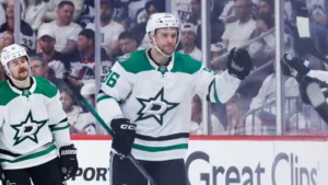 Mikko Rantanen hat trick: Stars winger continues torrid pace with 3-goal performance in Game 1 vs. Jets