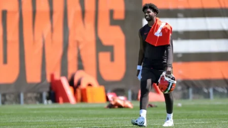 Shedeur Sanders’ first pass with the Browns went to the defense