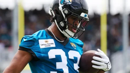 Jaguars rookie has ‘welcome to NFL moment’ on first official snap of OTAs