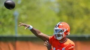 Browns’ Shedeur Sanders compared to three wildly different QBs in shocking take