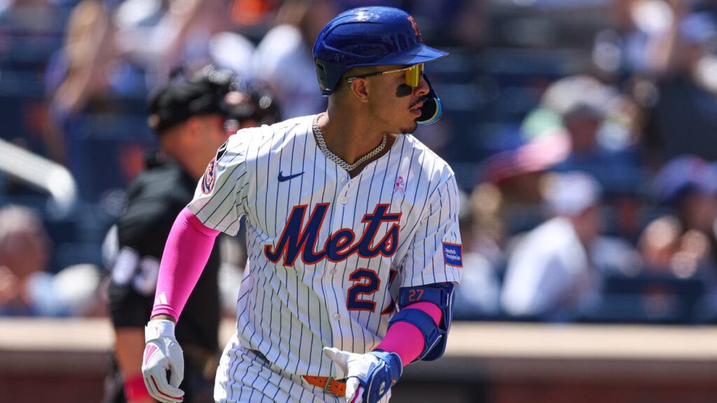 Mets score four times in eighth, secure series victory with 6-2 win over Cubs