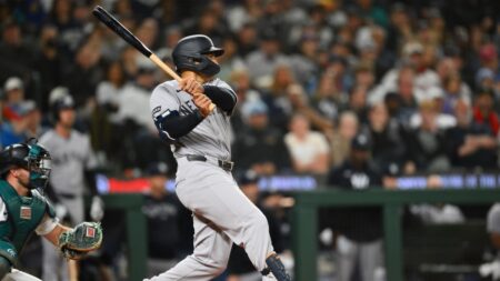 Yankees tie game late but fall to Mariners in extra innings, 2-1