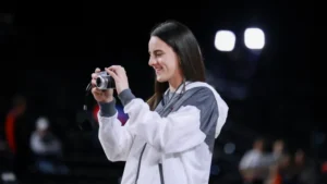 Fever’s Caitlin Clark gets the coolest praise from NHL GOAT Wayne Gretzky